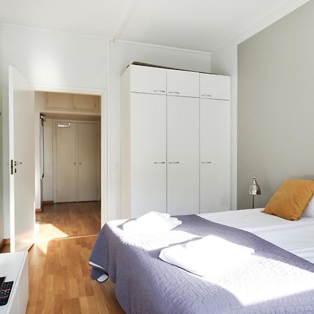 Kotimaailma Apartments Kamppi - 2Br In The City Center With Code Lock ヘルシンキ エクステリア 写真