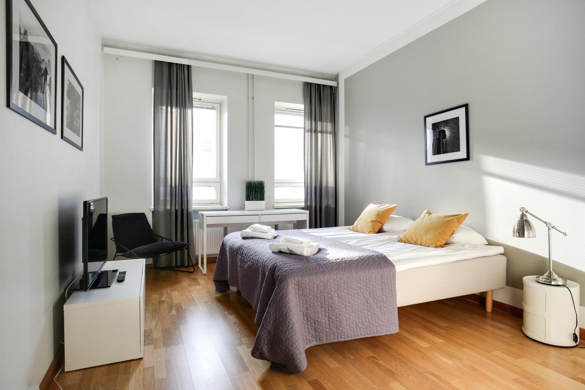 Kotimaailma Apartments Kamppi - 2Br In The City Center With Code Lock ヘルシンキ エクステリア 写真