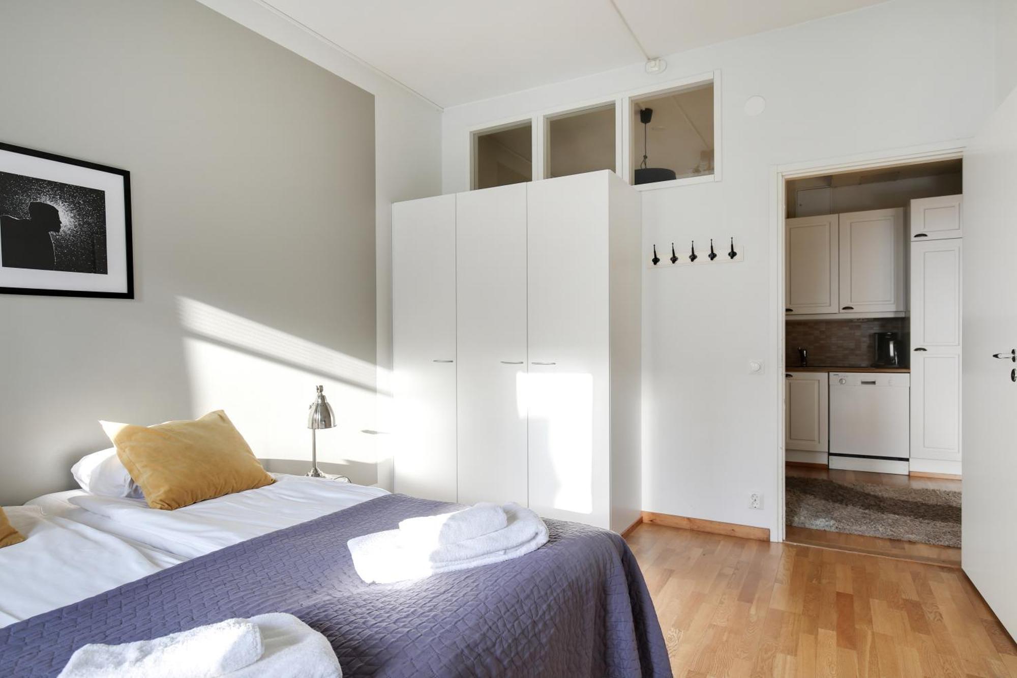 Kotimaailma Apartments Kamppi - 2Br In The City Center With Code Lock ヘルシンキ エクステリア 写真