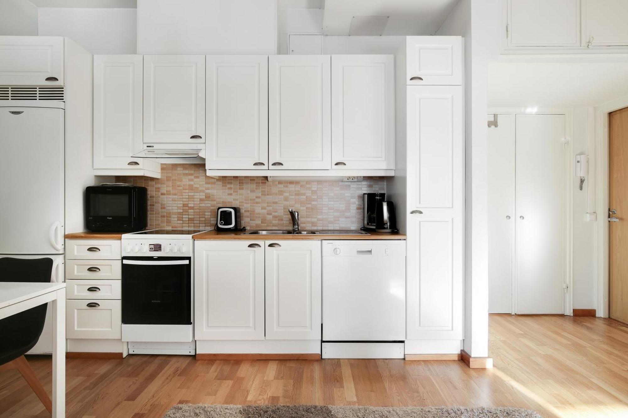 Kotimaailma Apartments Kamppi - 2Br In The City Center With Code Lock ヘルシンキ エクステリア 写真