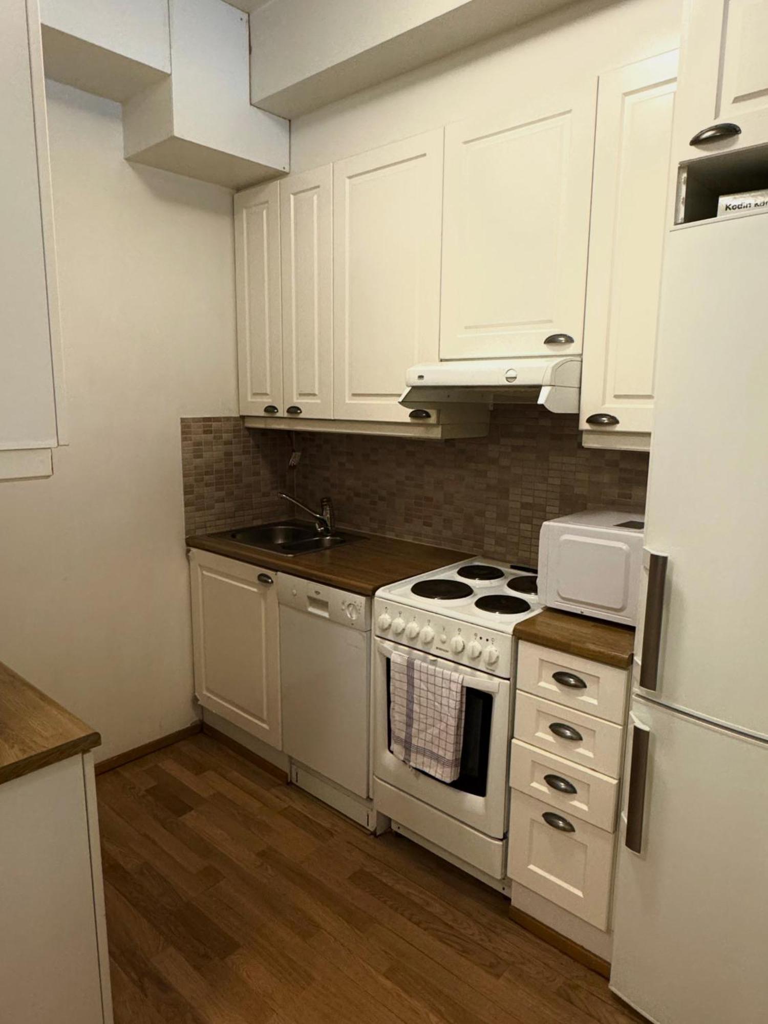 Kotimaailma Apartments Kamppi - 2Br In The City Center With Code Lock ヘルシンキ エクステリア 写真