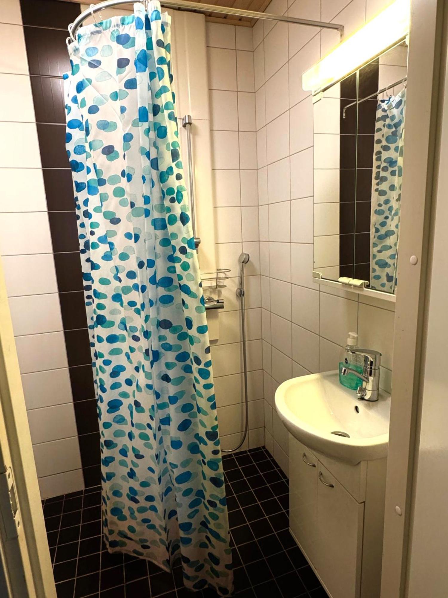 Kotimaailma Apartments Kamppi - 2Br In The City Center With Code Lock ヘルシンキ エクステリア 写真